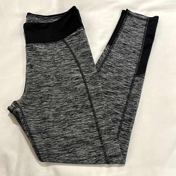 Abercrombie & Fitch Pants - Abercrombie & Fitch 7/8 leggings, M